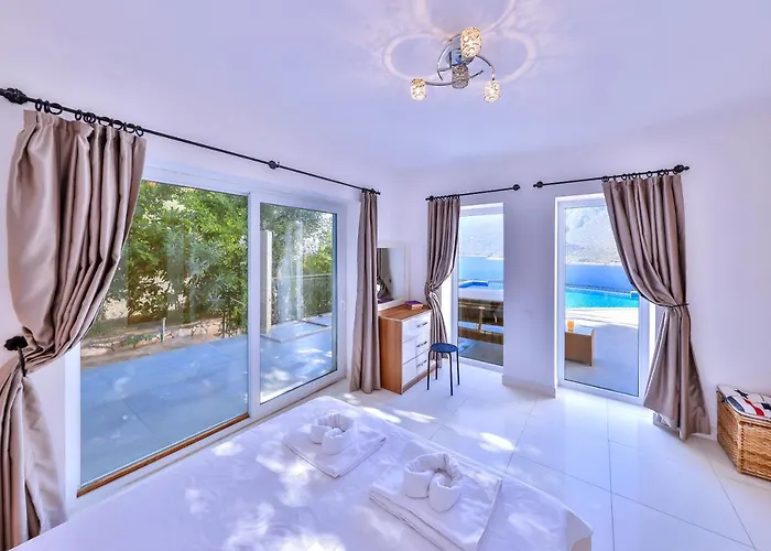 Mavi Manzara فيلة